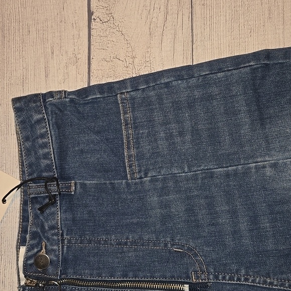 EVIDNT Tangier Step Hem Straight Cropped Jeans Medium Wash Size 30 NWT - Picture 6 of 16